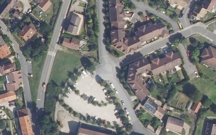 Vue aérienne du Rond-point anonyme n°875514488