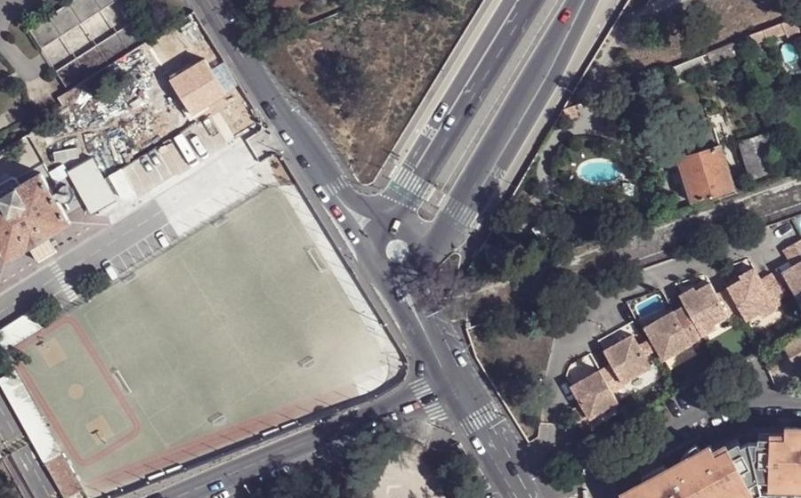 Vue aérienne du Rond-point anonyme n°875807714