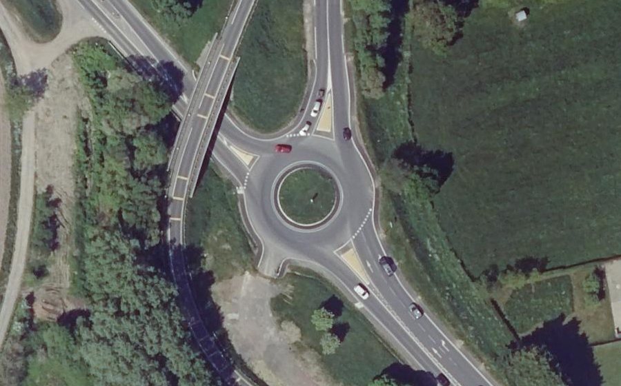 Vue aérienne du Rond-point anonyme n°876332821