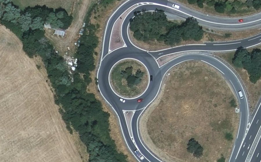 Vue aérienne du Rond-point anonyme n°87806110