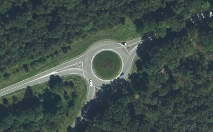 Vue aérienne du Rond-point anonyme n°878741262