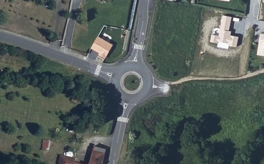 Vue aérienne du Rond-point anonyme n°878931384