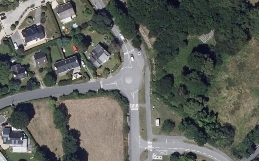 Vue aérienne du Rond-point anonyme n°878958074