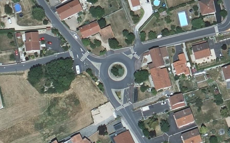 Vue aérienne du Rond-point anonyme n°87902215