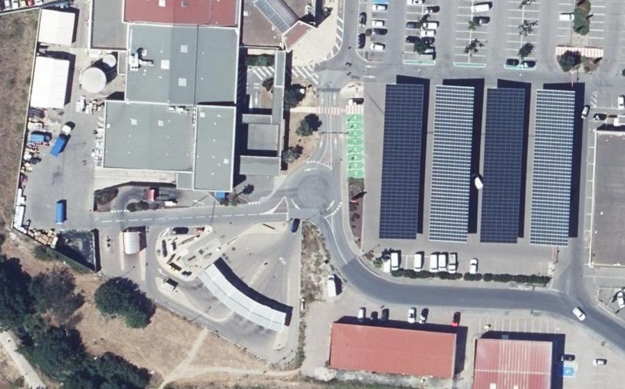 Vue aérienne du Rond-point anonyme n°879918505