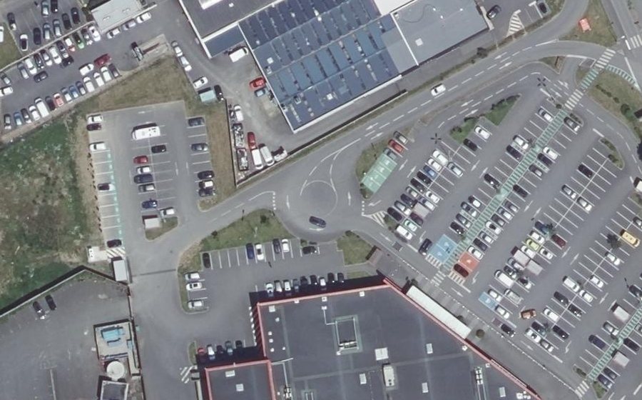 Vue aérienne du Rond-point anonyme n°879957385