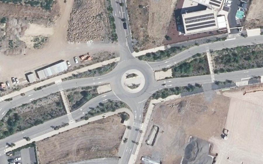 Vue aérienne du Rond-point anonyme n°880126809