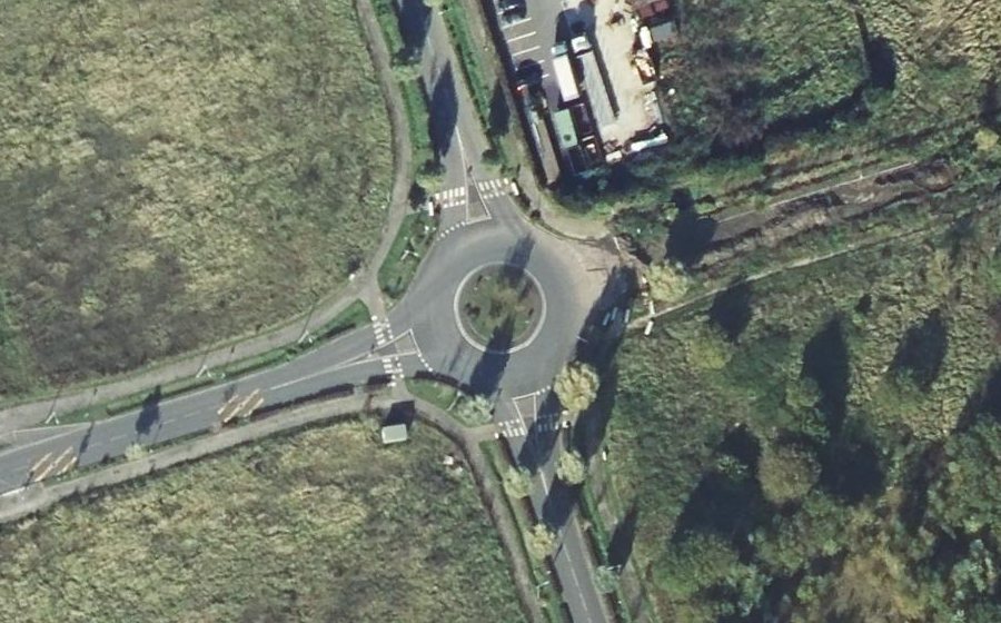 Vue aérienne du Rond-point anonyme n°880245369