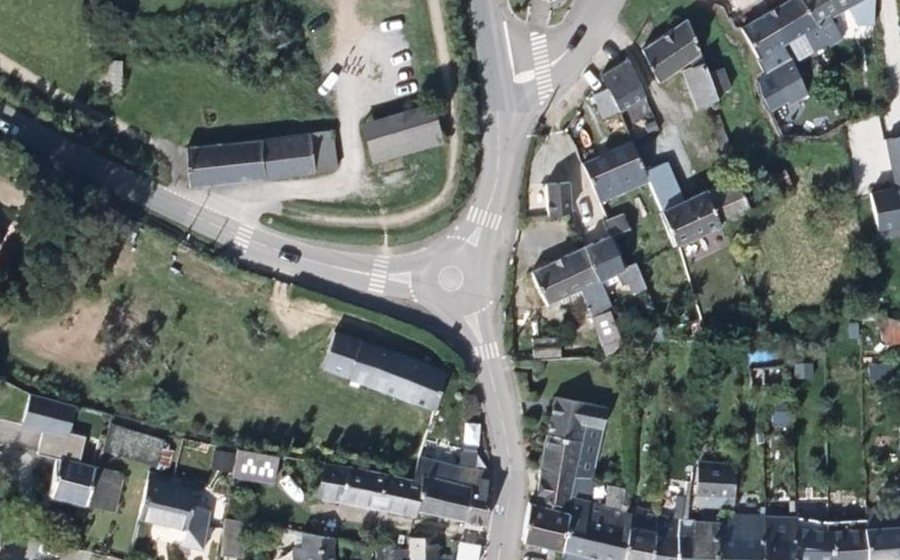 Vue aérienne du Rond-point anonyme n°880663009