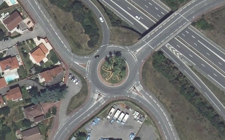 Vue aérienne du Rond-point anonyme n°8810525