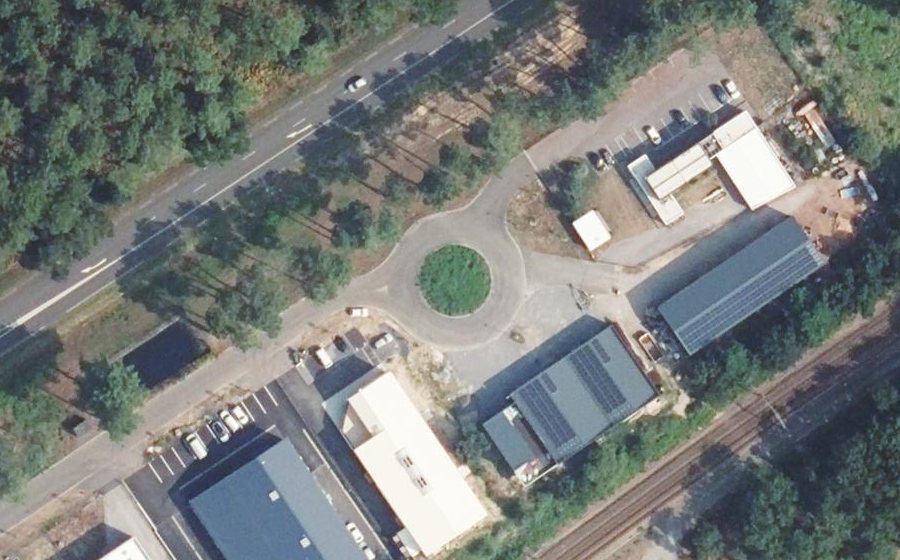 Vue aérienne du Rond-point anonyme n°881108371