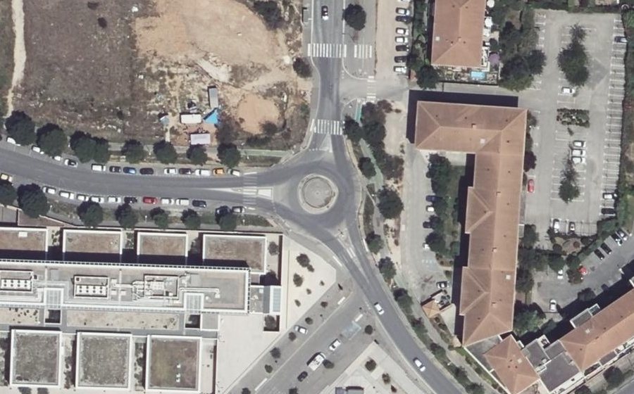 Vue aérienne du Rond-point anonyme n°88115347