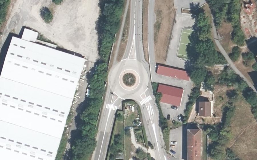 Vue aérienne du Rond-point anonyme n°881285467