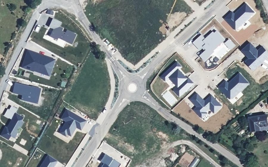 Vue aérienne du Rond-point anonyme n°881596418