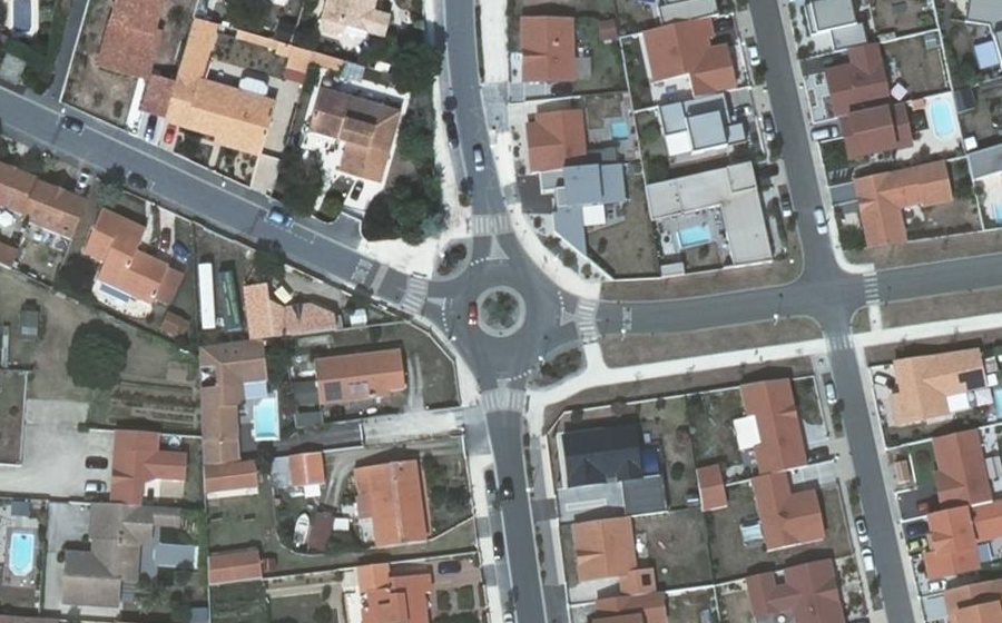 Vue aérienne du Rond-point anonyme n°885498045
