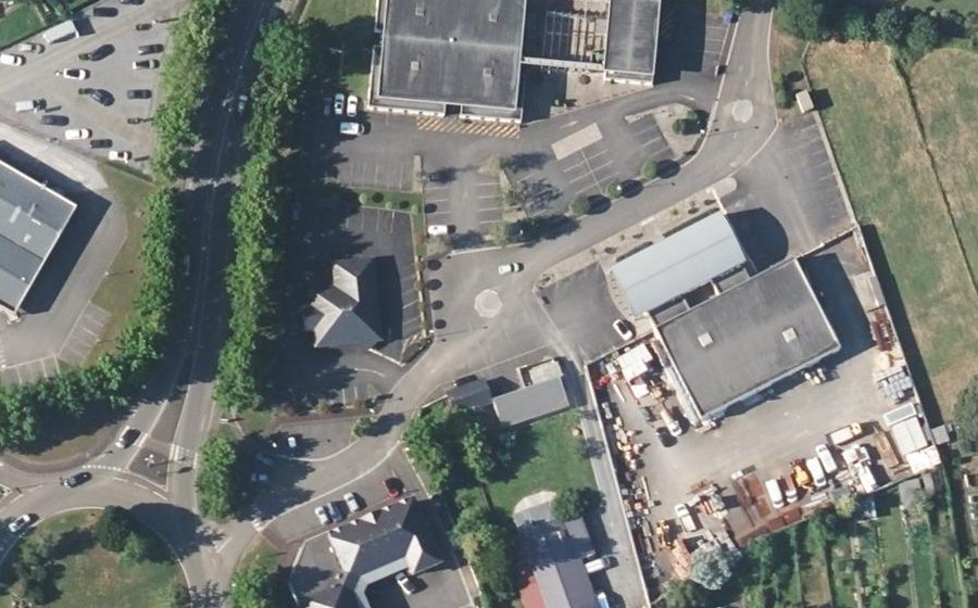 Vue aérienne du Rond-point anonyme n°886226433