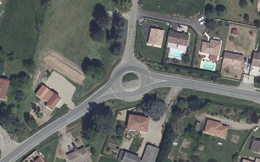 Vue aérienne du Rond-point anonyme n°887009269