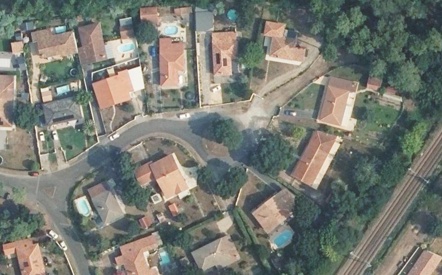 Vue aérienne du Rond-point anonyme n°88722165