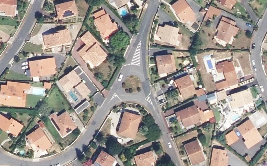 Vue aérienne du Rond-point anonyme n°88722170