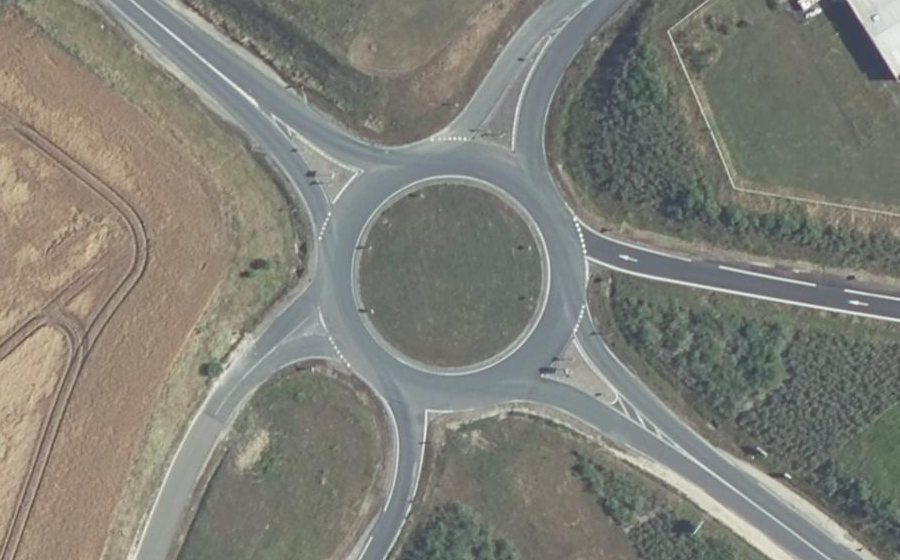 Vue aérienne du Rond-point anonyme n°8874956