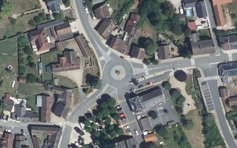 Vue aérienne du Rond-point anonyme n°8877715