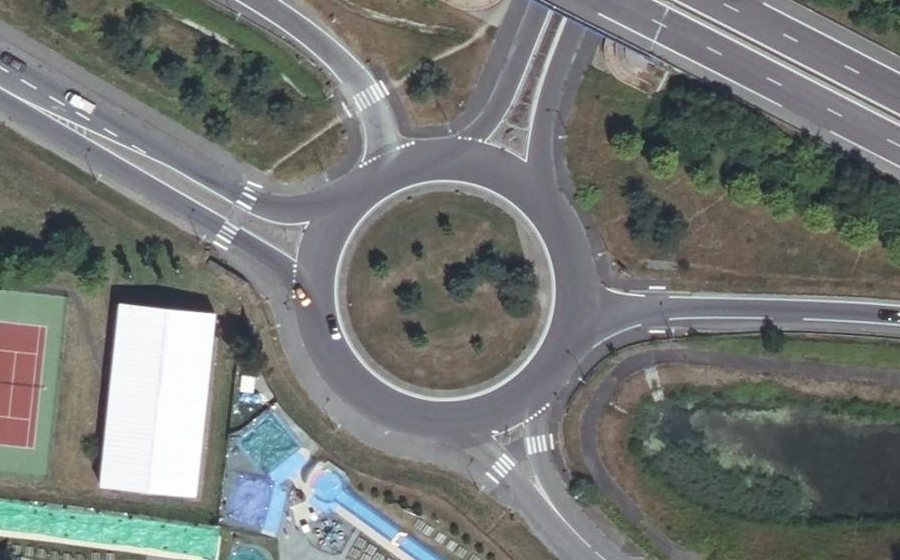 Vue aérienne du Rond-point anonyme n°88865855