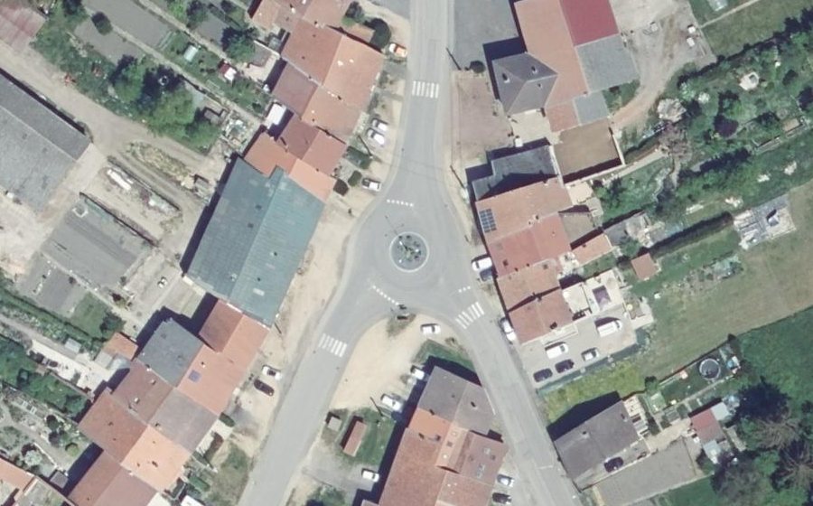 Vue aérienne du Rond-point anonyme n°8888219