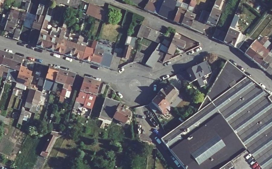 Vue aérienne du Rond-point anonyme n°888827181