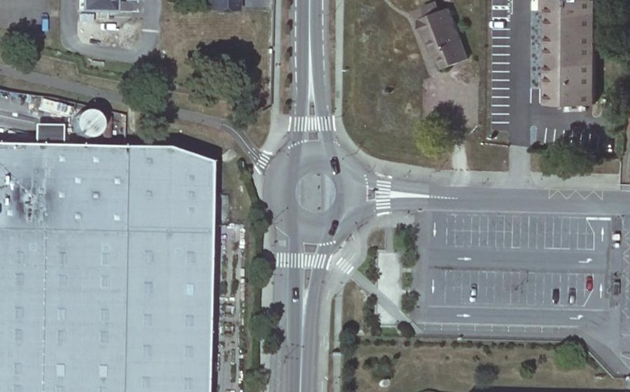 Vue aérienne du Rond-point anonyme n°888937564