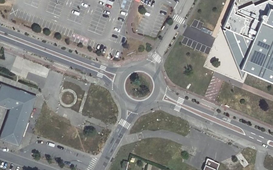 Vue aérienne du Rond-point anonyme n°8889898