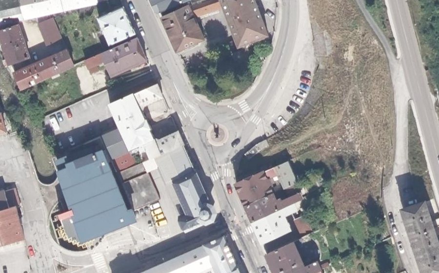 Vue aérienne du Rond-point anonyme n°88981916