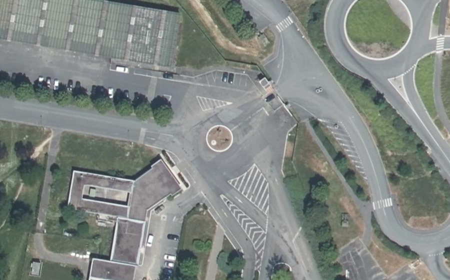 Vue aérienne du Rond-point anonyme n°89001508
