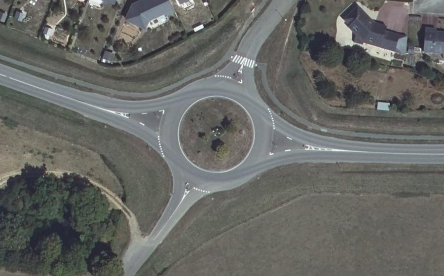 Vue aérienne du Rond-point anonyme n°89005262