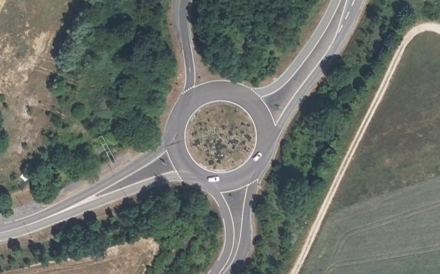Vue aérienne du Rond-point anonyme n°89031368