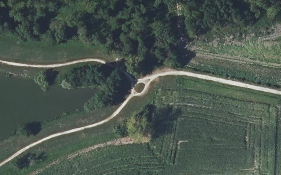 Vue aérienne du Rond-point anonyme n°890314717