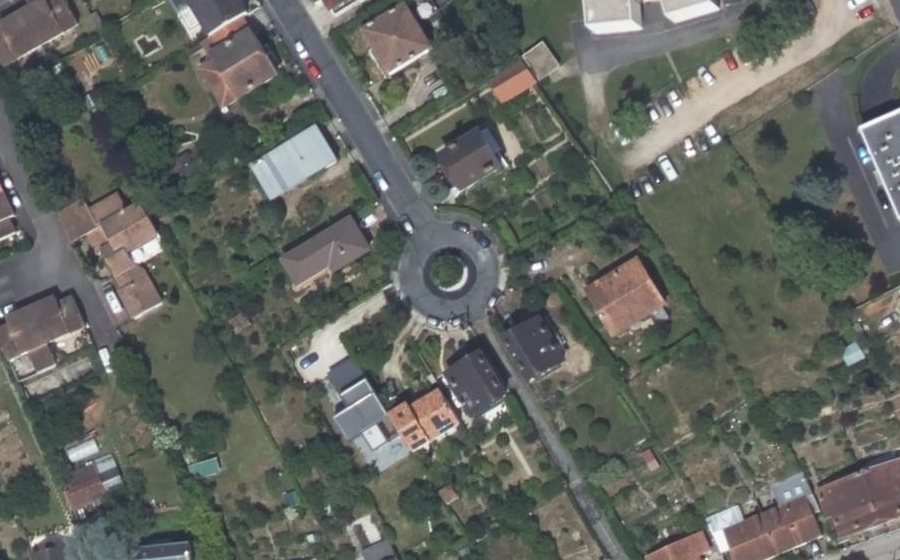 Vue aérienne du Rond-point anonyme n°89037284