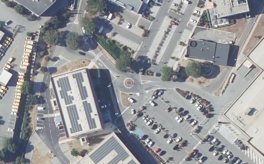 Vue aérienne du Rond-point anonyme n°890657523