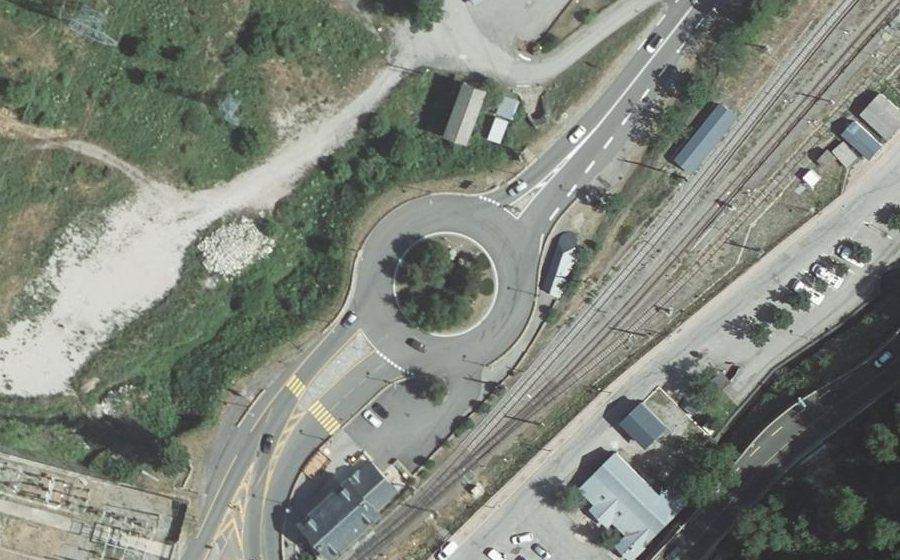Vue aérienne du Rond-point anonyme n°89070293