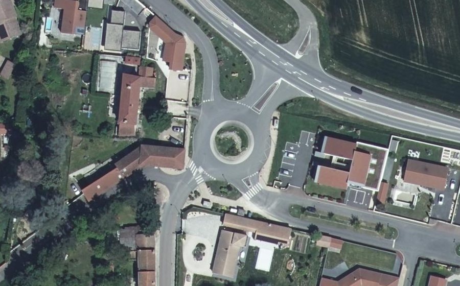 Vue aérienne du Rond-point anonyme n°891022193