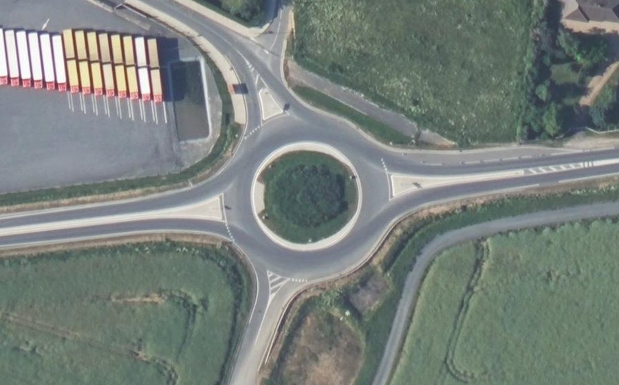 Vue aérienne du Rond-point anonyme n°891058523