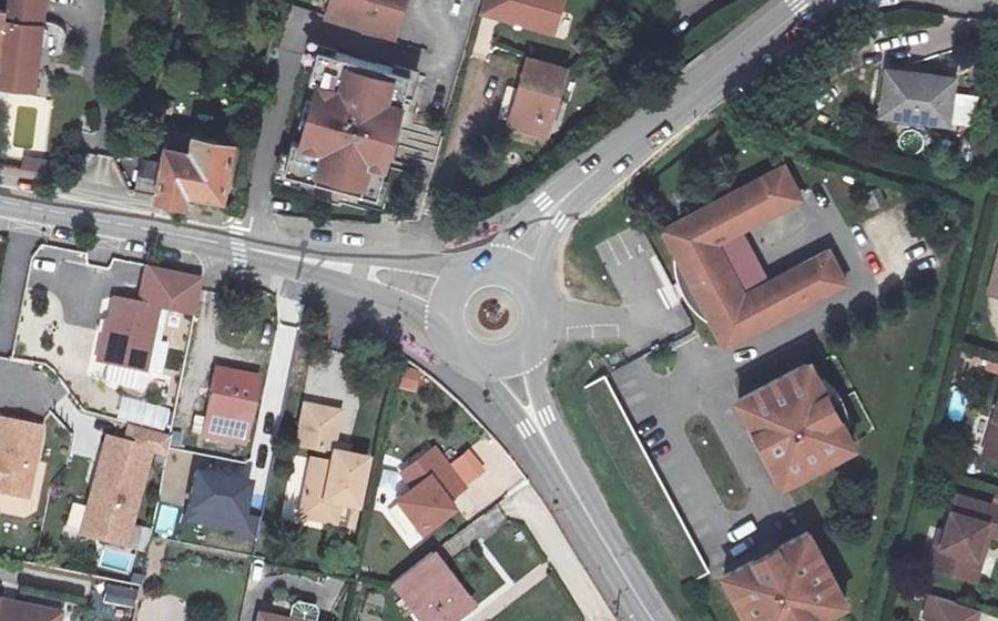Vue aérienne du Rond-point anonyme n°891084507