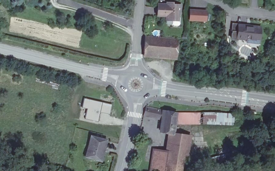 Vue aérienne du Rond-point anonyme n°89155453