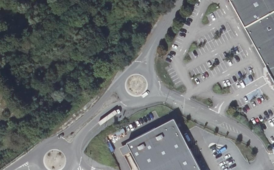Vue aérienne du Rond-point anonyme n°89158108