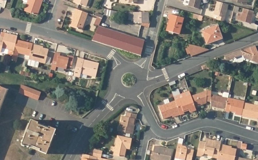 Vue aérienne du Rond-point anonyme n°89170223