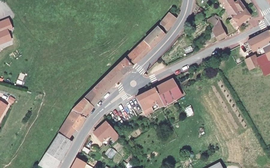 Vue aérienne du Rond-point anonyme n°891743108