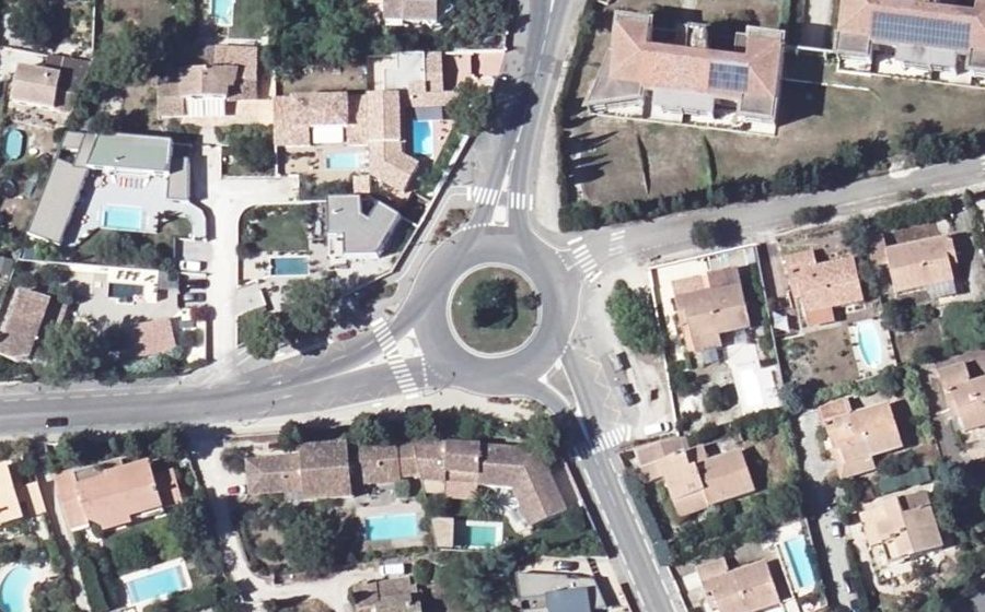 Vue aérienne du Rond-point anonyme n°89206938