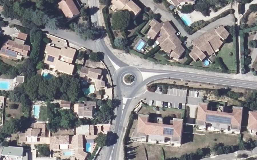 Vue aérienne du Rond-point anonyme n°89206941