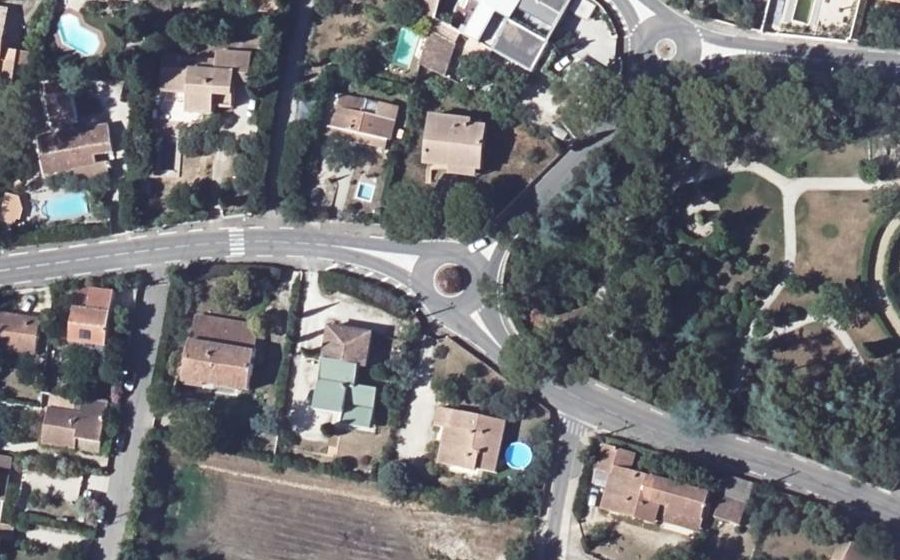 Vue aérienne du Rond-point anonyme n°89206942