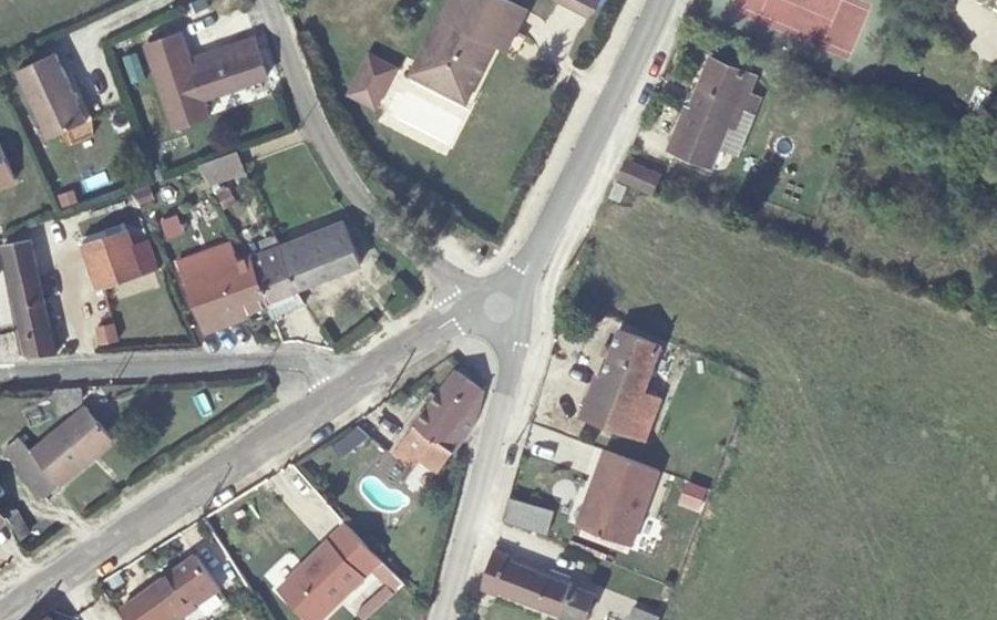 Vue aérienne du Rond-point anonyme n°892372345