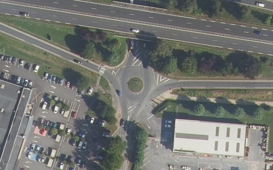 Vue aérienne du Rond-point anonyme n°892401840